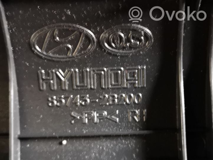 Hyundai Santa Fe Boczek / Tapicerka / bagażnika 857402B200