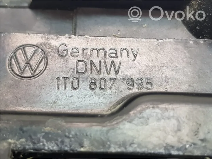 Volkswagen Caddy Staffa di rinforzo montaggio del paraurti anteriore 1T0807935