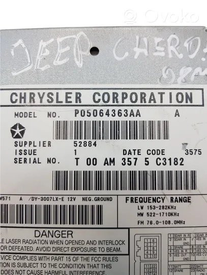 Jeep Grand Cherokee (WK) Unité principale radio / CD / DVD / GPS P05064363AA