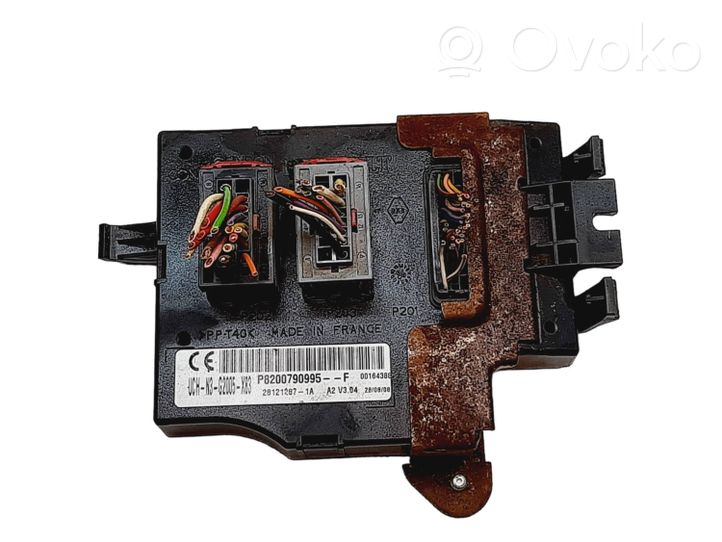 Renault Trafic II (X83) Module confort P8200790995