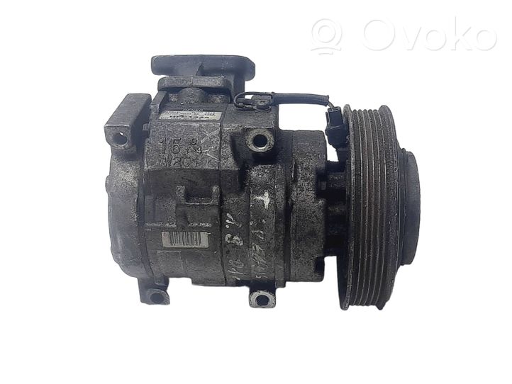 Toyota Avensis T220 Ilmastointilaitteen kompressorin pumppu (A/C) 4472203913