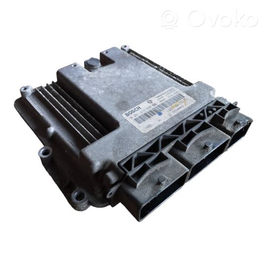 Renault Master III Calculateur moteur ECU 0281016808