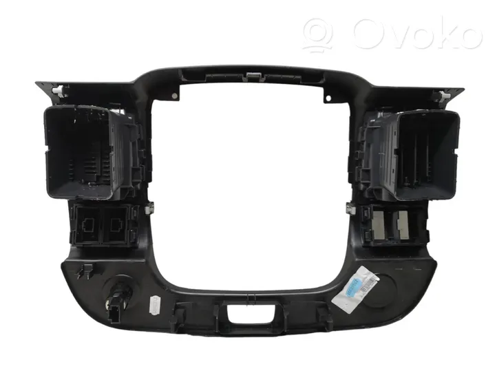 Renault Trafic III (X82) Radio/GPS head unit trim 682600790R