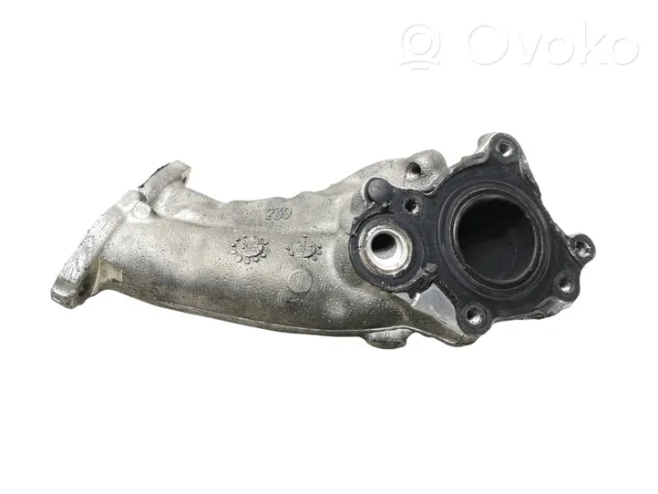 Mercedes-Benz Sprinter W906 EGR-venttiilin/lauhduttimen kiinnike A6511402108