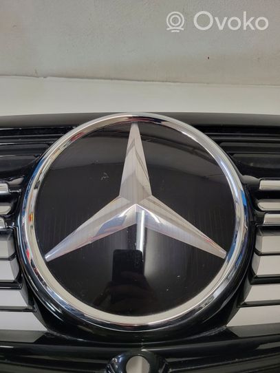 Mercedes-Benz EQC Etupuskurin ylempi jäähdytinsäleikkö A293