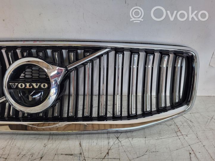 Volvo V60 Maskownica / Grill / Atrapa górna chłodnicy 