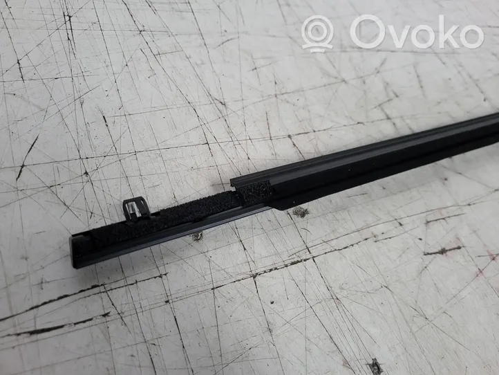 Mazda CX-5 Moulures des vitres de la porte avant KD53-50-640D