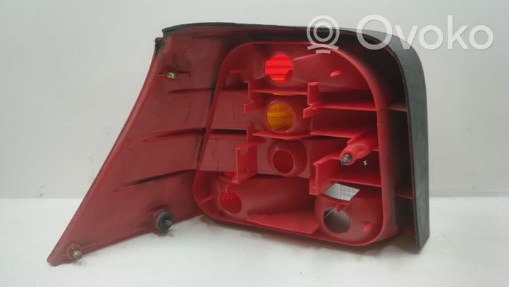 Volkswagen Golf IV Lampy tylne / Komplet 1J6945096R