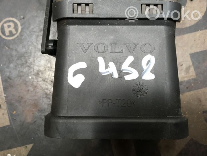 Volvo S40 Kojelaudan sivutuuletussuuttimen kehys 39888289