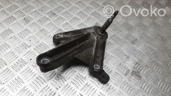 Renault Megane II Supporto di montaggio scatola del cambio 8200043084