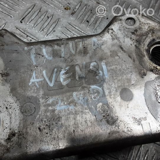 Toyota Avensis T270 Öljynsuodattimen kannake 1570R011