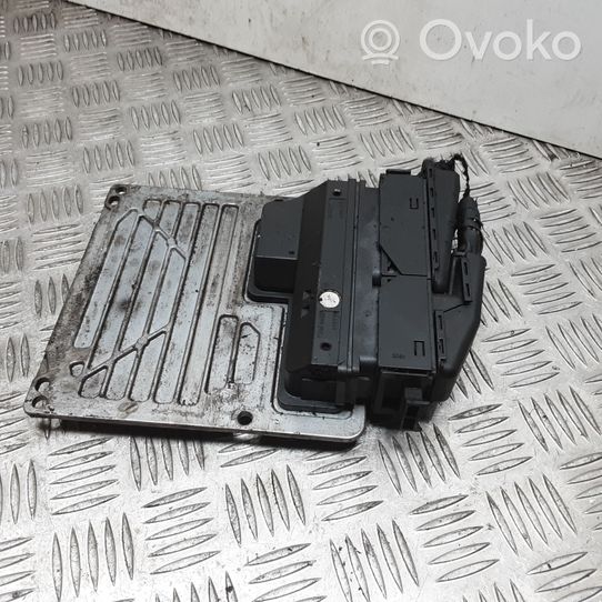 Mercedes-Benz E W211 Sterownik / Moduł ECU A2711535679