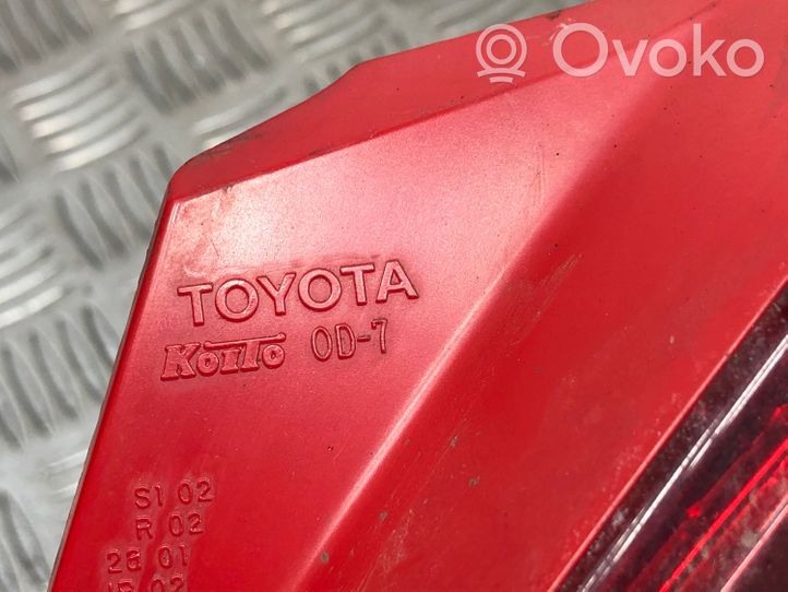 Toyota Yaris Задний фонарь в кузове 0D7