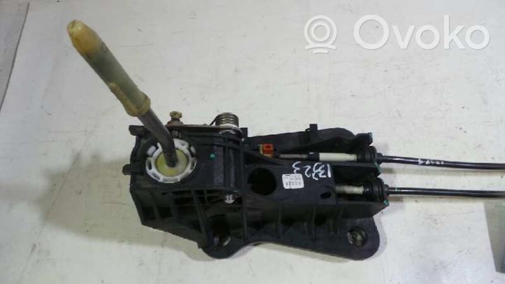 Citroen C4 I Câble de changement de vitesse 9657303580