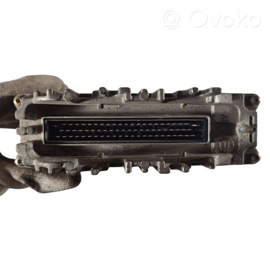 Volkswagen PASSAT B4 Calculateur moteur ECU 028906021B