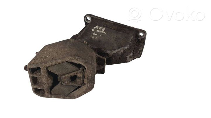 Audi A6 S6 C4 4A Soporte de montaje de la caja de cambios 4A0399113F