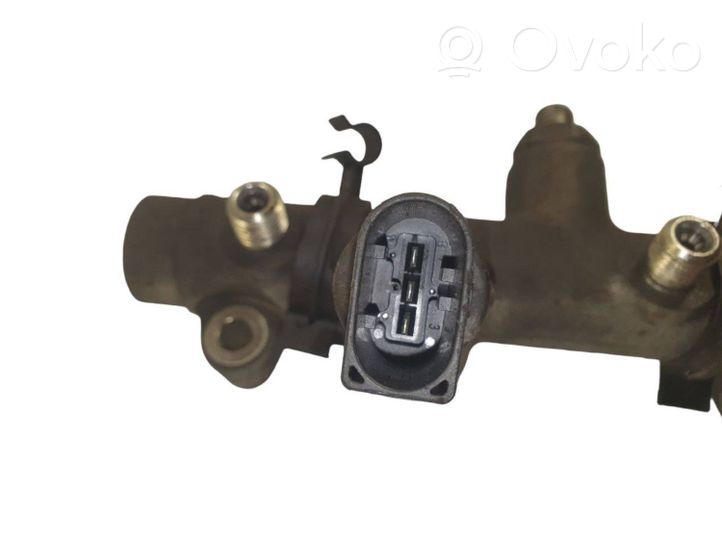 Audi A6 S6 C6 4F Fuel distributor 059130089D