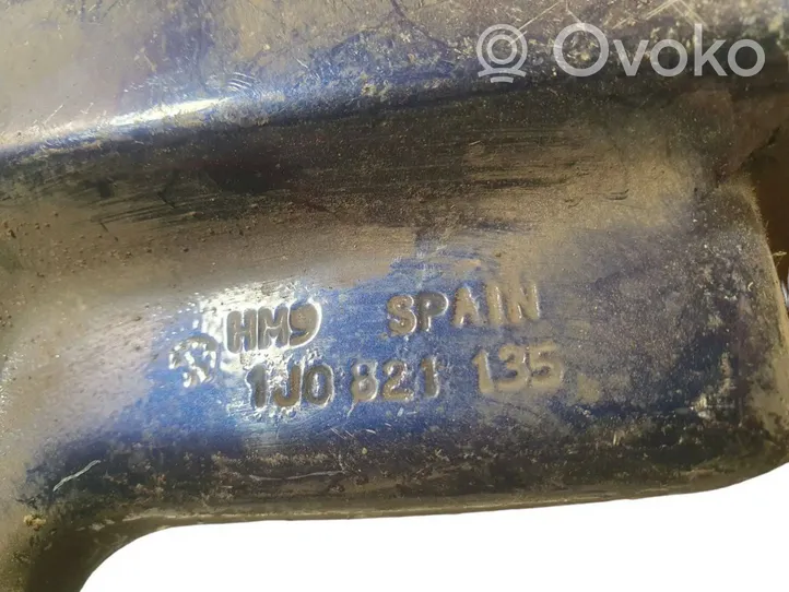 Volkswagen Golf IV Supporto di montaggio del parafango 1J0821135