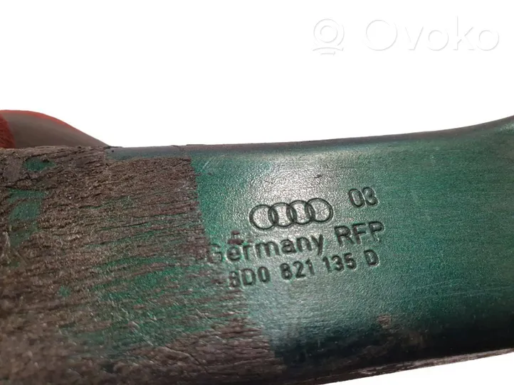 Audi A4 S4 B5 8D Supporto di montaggio del parafango 8D0821135D