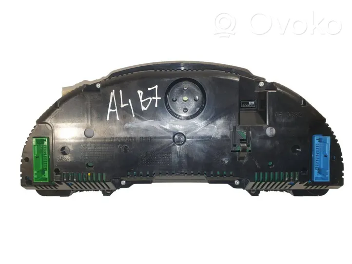 Audi A4 S4 B7 8E 8H Spidometrs (instrumentu panelī) 8E0920901D