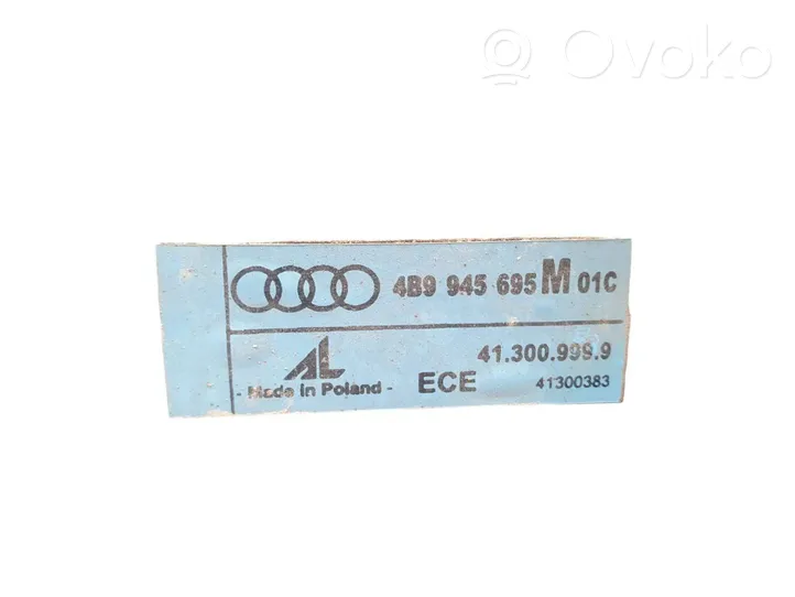 Audi A6 Allroad C5 Éclairage de plaque d'immatriculation 4B9945695M