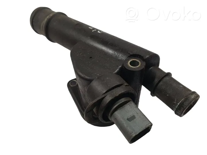 Volkswagen Touran I Boîtier de thermostat 038121132G