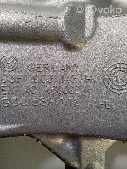 Volkswagen Golf VI Supporto di montaggio del filtro dell’olio 03F903143H