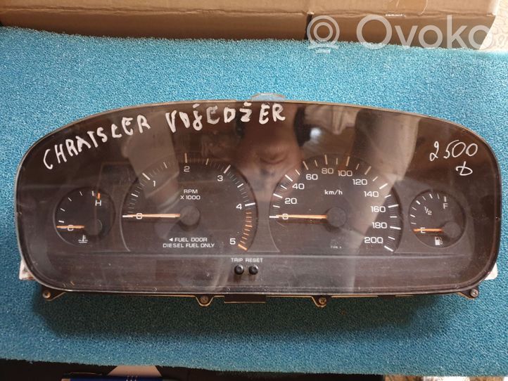 Chrysler Voyager Spidometras (prietaisų skydelis) 81692A