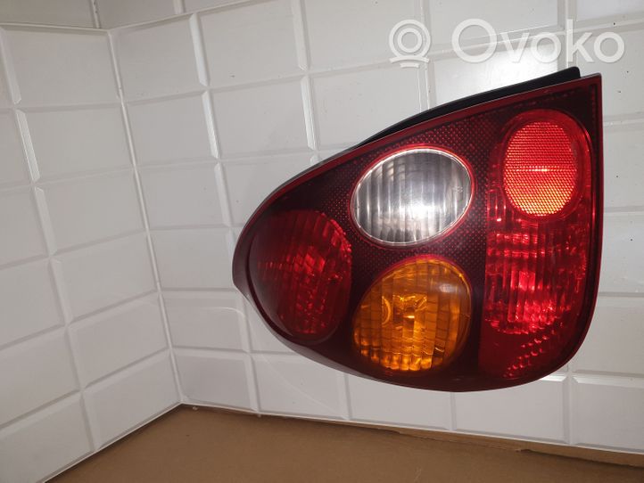Toyota Corolla E120 E130 Lampa tylna 22076587