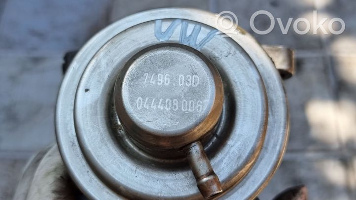 Volkswagen Touran I EGR valve 749603D