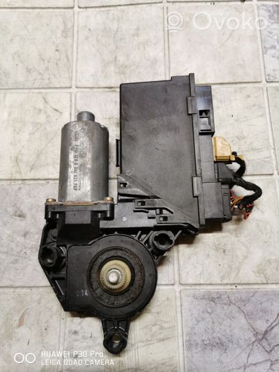 Audi A4 S4 B6 8E 8H Moteur de lève-vitre de porte arrière 105848101