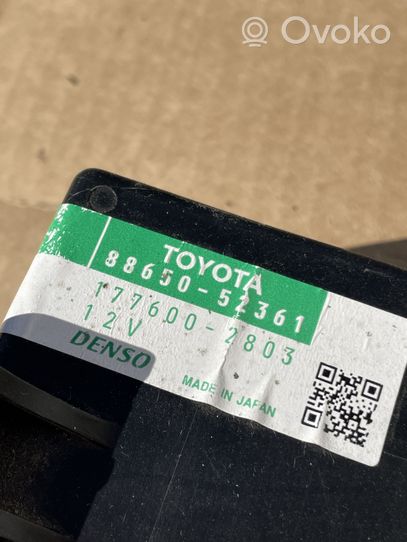 Toyota Yaris Ilmastointi-lämmityslaitteen ohjausjärjestelmä 8865052361