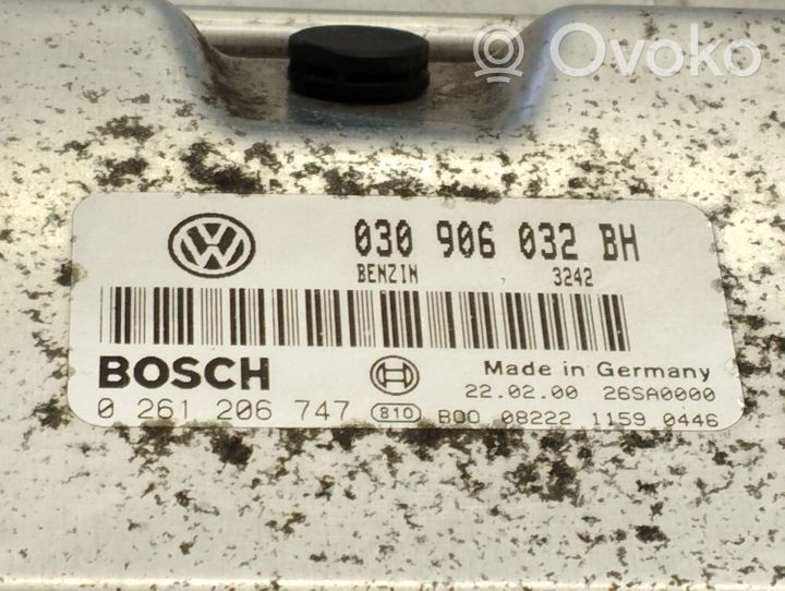Volkswagen Lupo Calculateur moteur ECU 030906032BH
