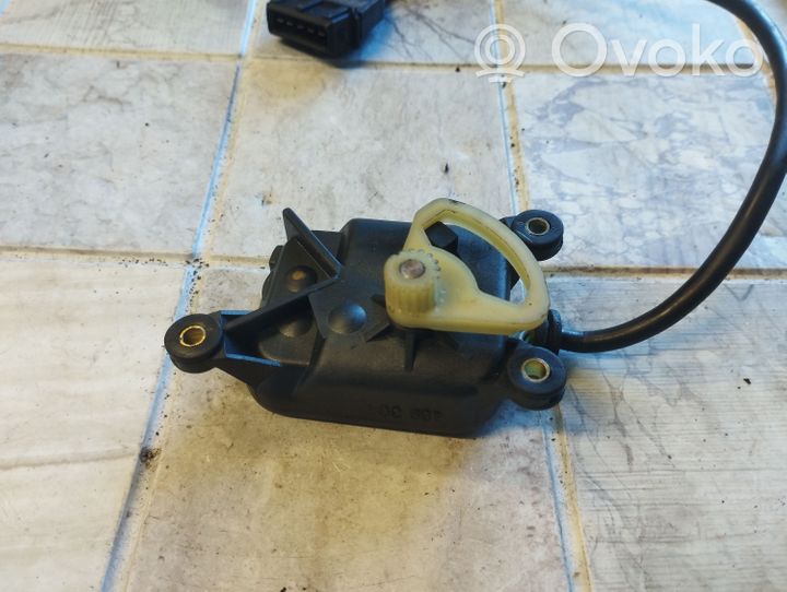 Citroen Berlingo Moteur / actionneur de volet de climatisation 4A0820511A