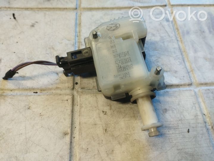 Volkswagen Golf Plus Motorino del tappo del serbatoio del carburante 1K5959782