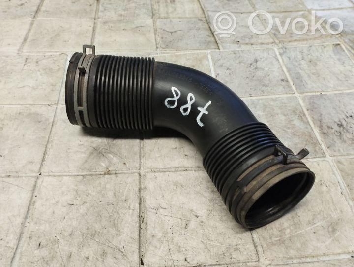 Volkswagen Golf IV Część rury dolotu powietrza 1J0129684B