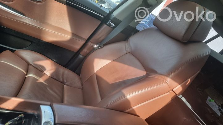 BMW 5 GT F07 Istuimien ja ovien verhoilusarja 