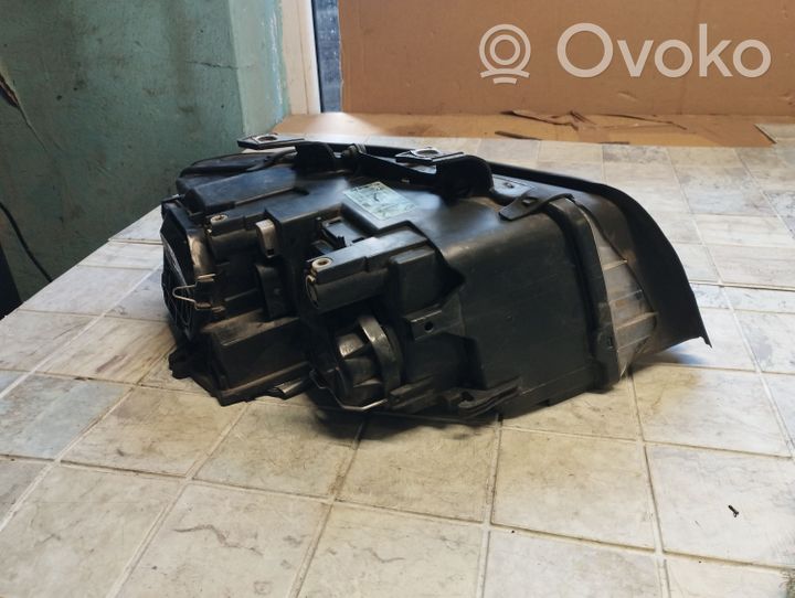 Audi A4 S4 B6 8E 8H Lampa przednia 8E0941003F