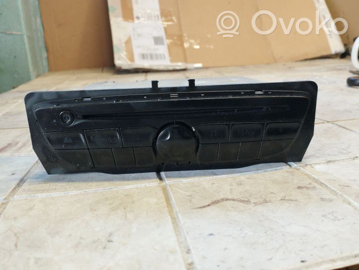 Renault Megane III Radio/CD/DVD/GPS-pääyksikkö 281150030R