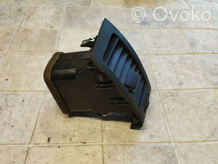 Toyota Corolla Verso E121 Copertura griglia di ventilazione laterale cruscotto 15564345