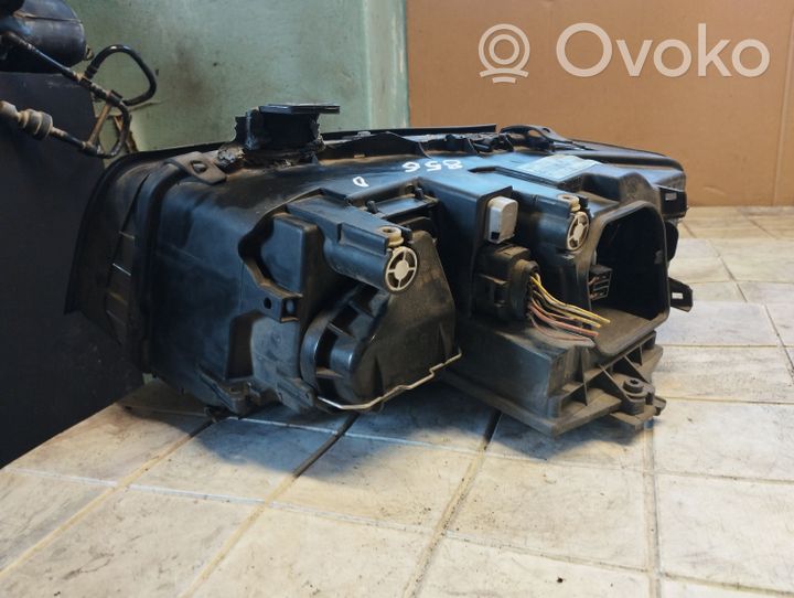 Audi A4 S4 B6 8E 8H Lampa przednia 8E0941004F