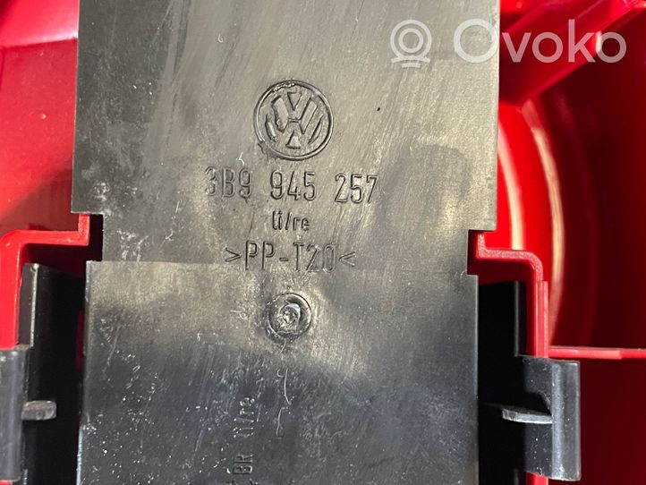 Volkswagen PASSAT B5 Aizmugurējais lukturis virsbūvē 3B9945257