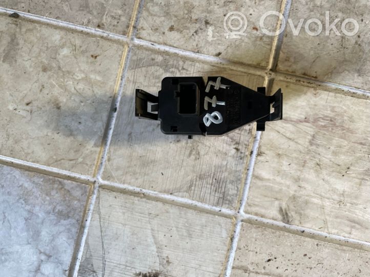 Mercedes-Benz Vaneo W414 Hazard light switch A1688201210