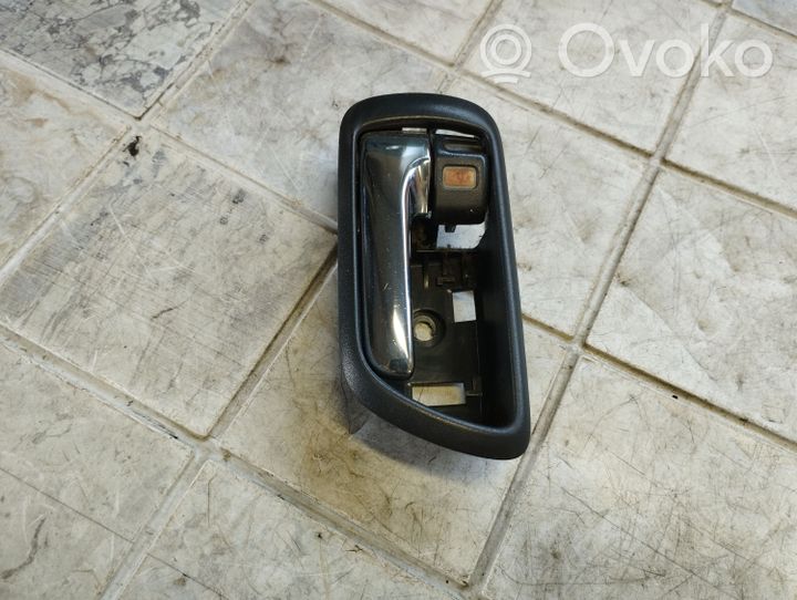 Toyota Corolla Verso AR10 Maniglia interna per portiera anteriore 692060F010