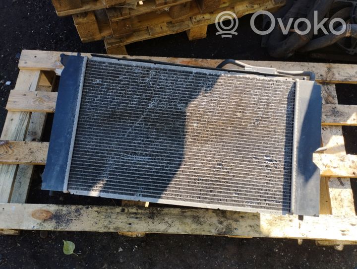 Toyota Corolla Verso E121 Radiateur de refroidissement 