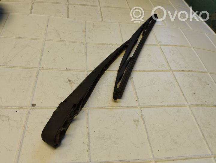 Opel Zafira B Rear wiper blade 13145552