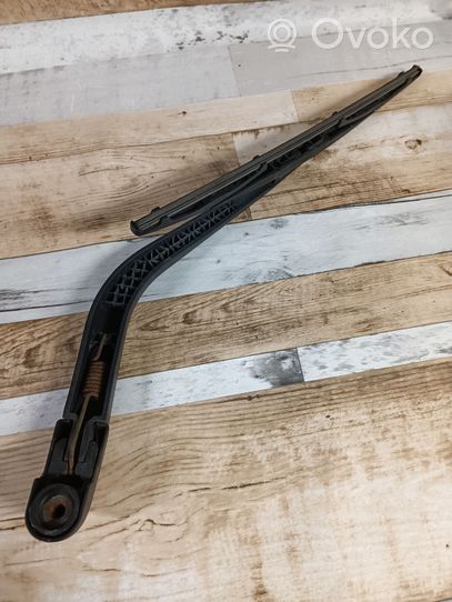 Nissan Note (E11) Rear wiper blade arm 