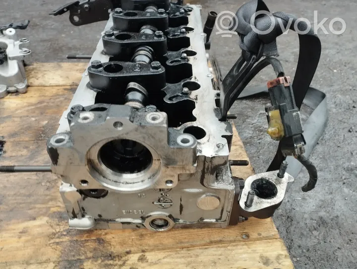 Hyundai Santa Fe Engine head 