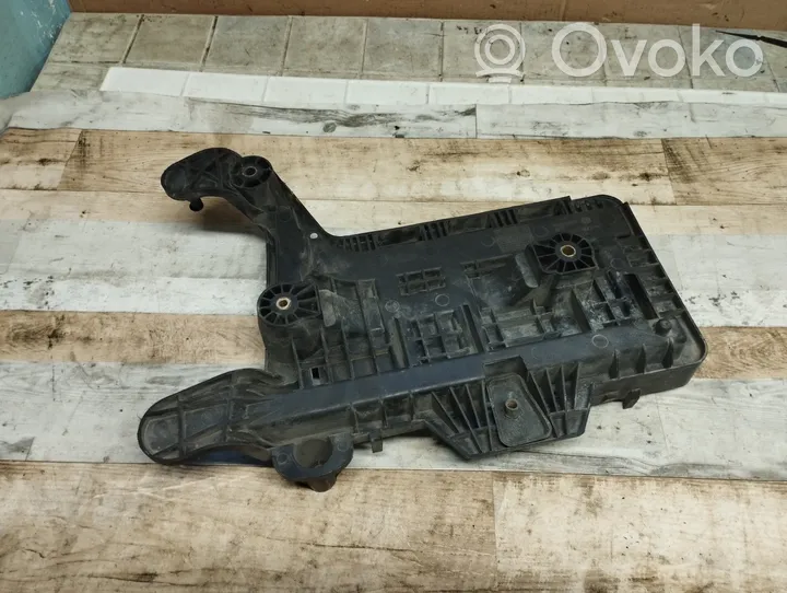 Volkswagen Touran I Battery tray 1K0915333