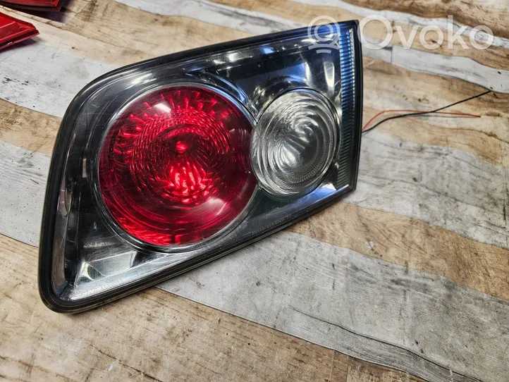 Mazda 6 Lampy tylnej klapy bagażnika 22661974